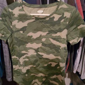 Green camo scoop neck shirt